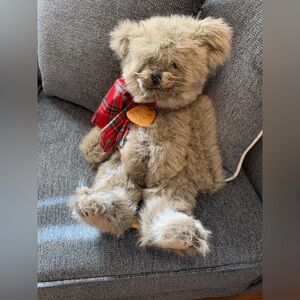 Precious Collectible Dakin Bear, great condition. About 14” tall, Baby gift 🎁